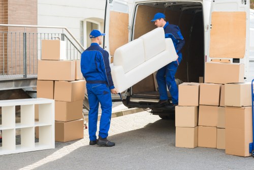 Local removals truck service for homes and businesses in Botanybay